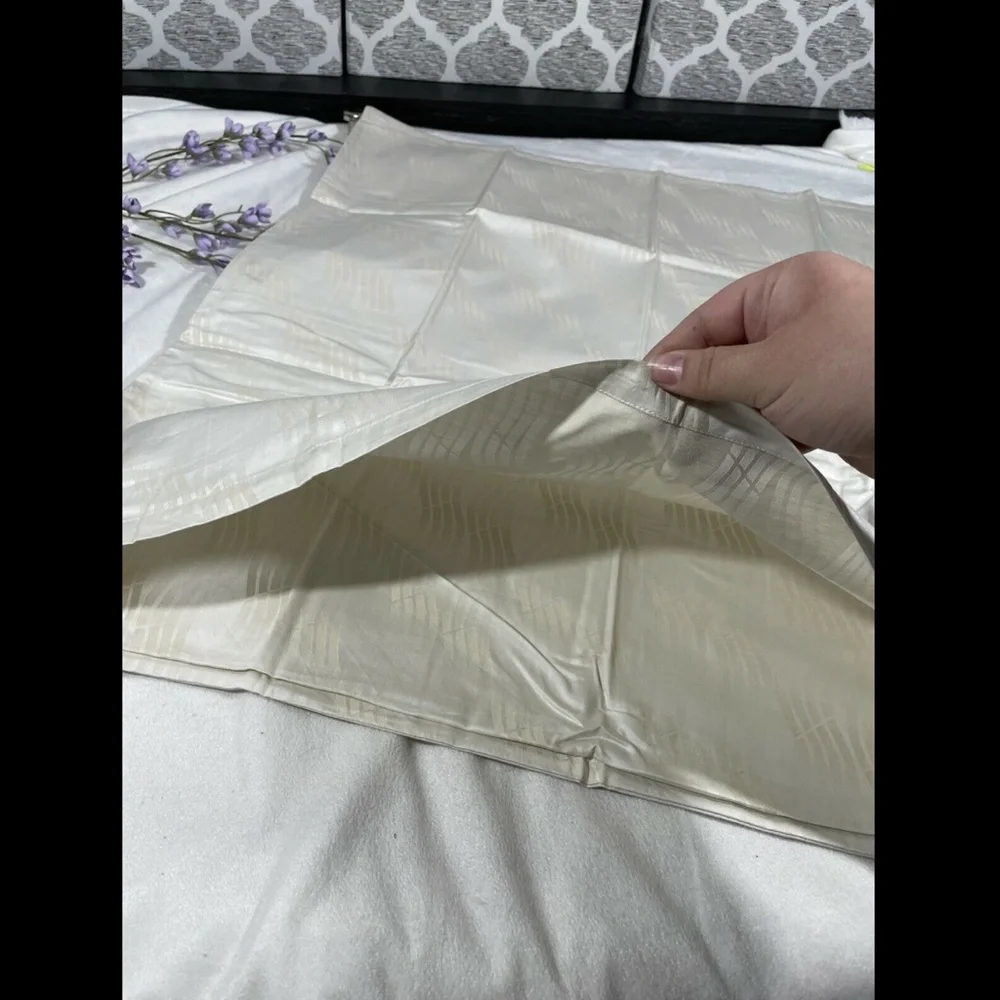 NIB SFERRA Vissio [ 1 Standard ] Pillow Sham in Champagne [ 21‎ x 26 ]